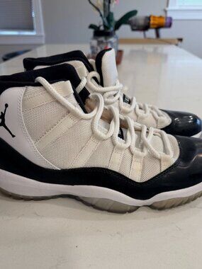 Size 8.5 - Jordan 11 Retro Concord 2011